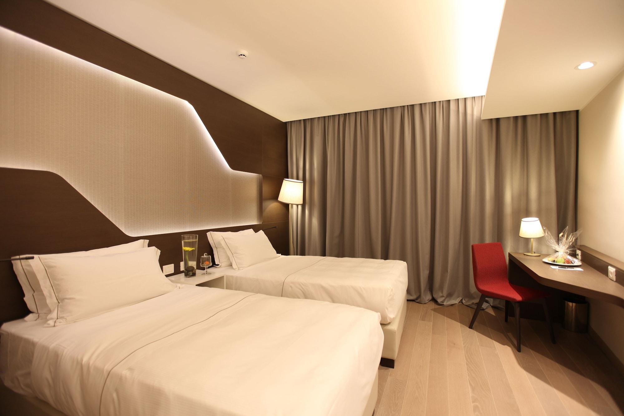 Doubletree By Hilton Yerevan City Centre Εξωτερικό φωτογραφία