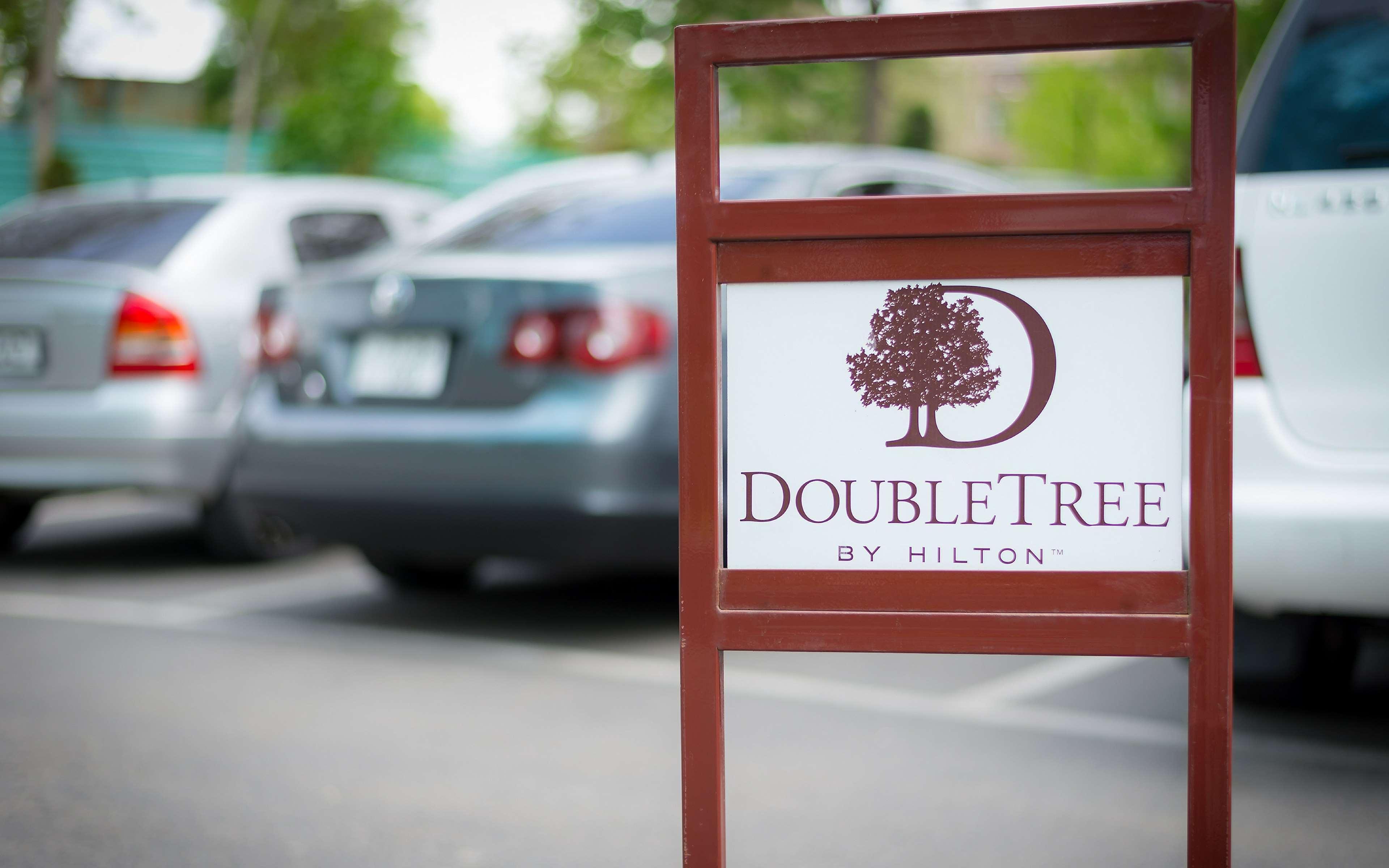 Doubletree By Hilton Yerevan City Centre Εξωτερικό φωτογραφία