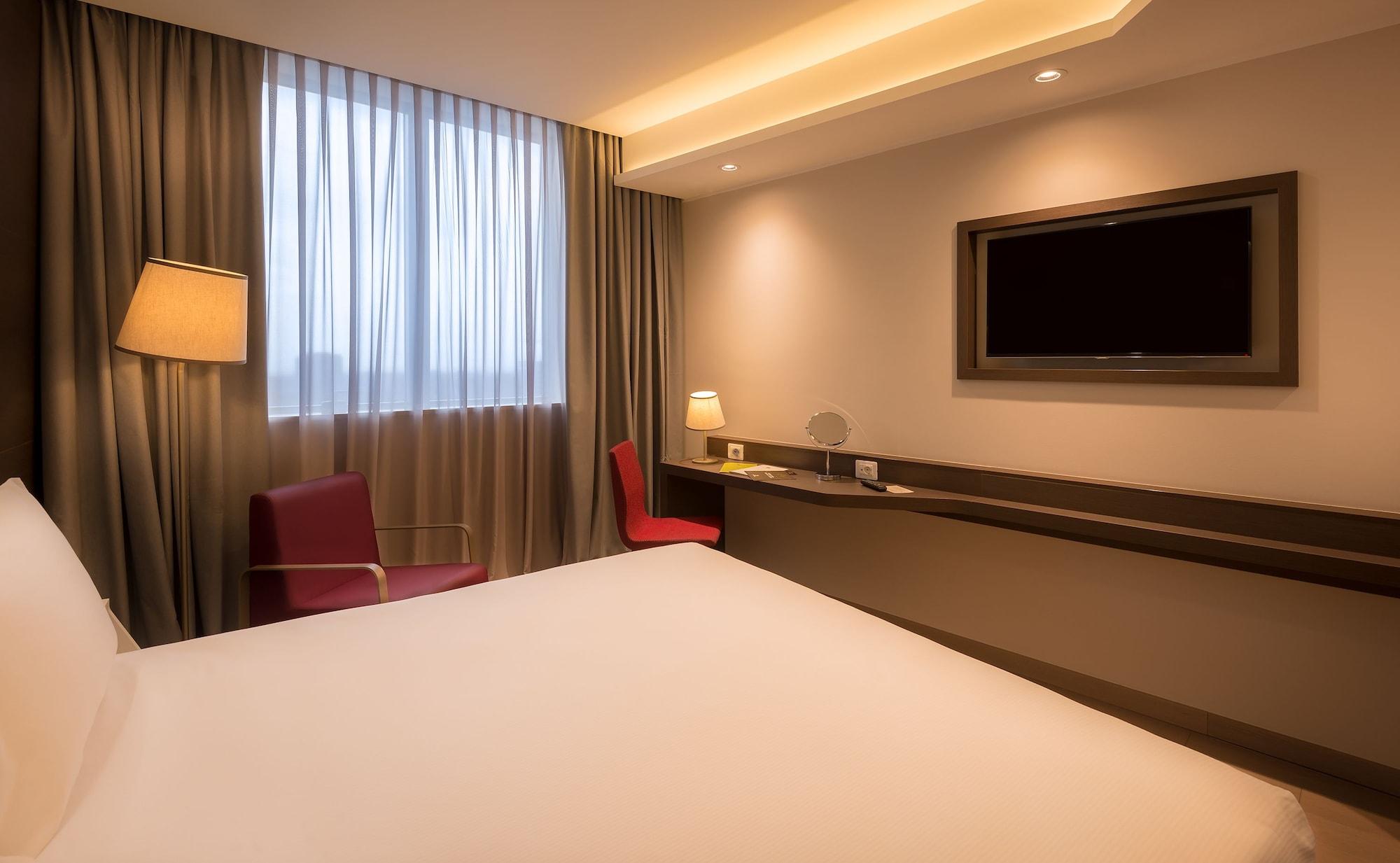 Doubletree By Hilton Yerevan City Centre Εξωτερικό φωτογραφία