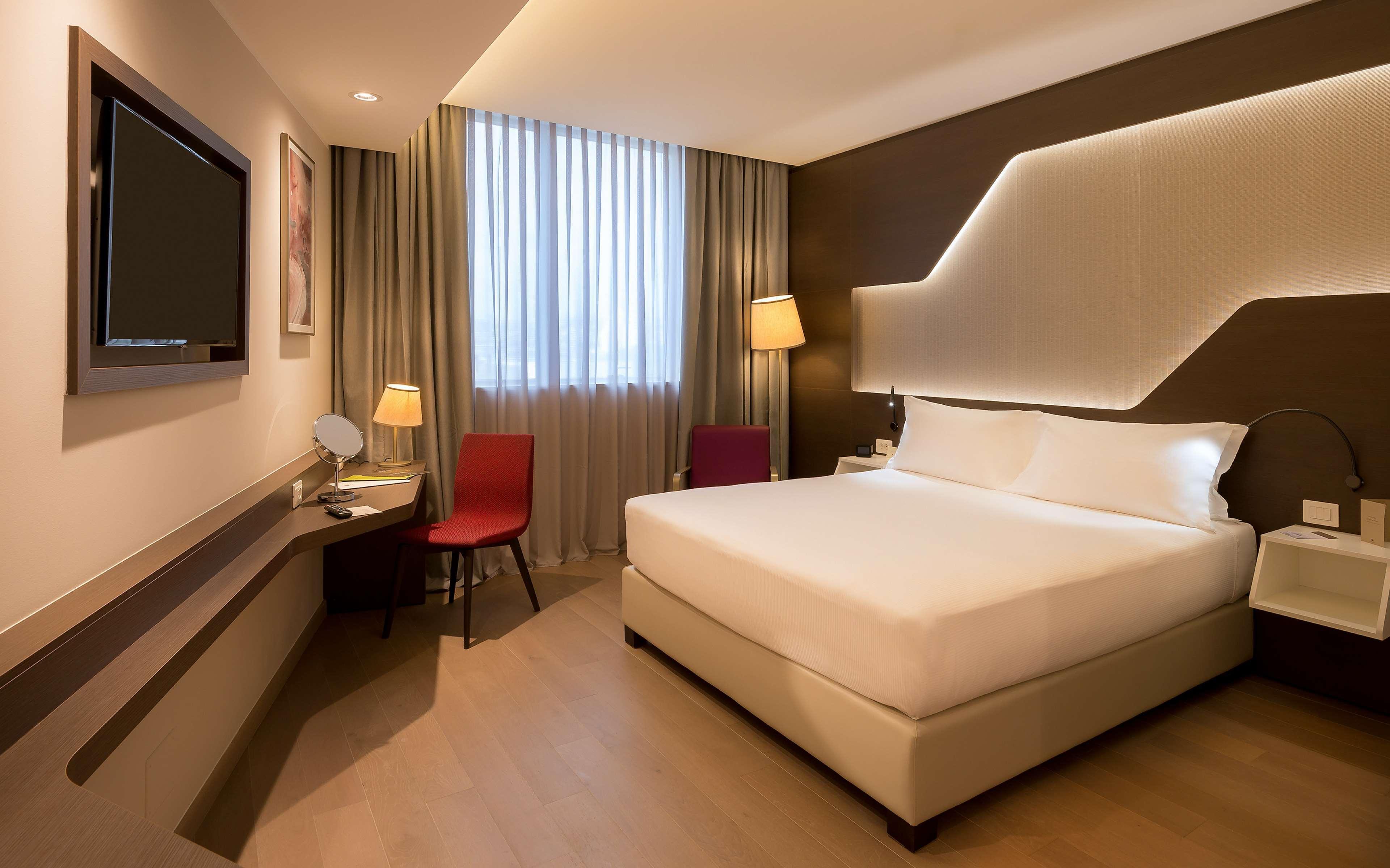 Doubletree By Hilton Yerevan City Centre Εξωτερικό φωτογραφία