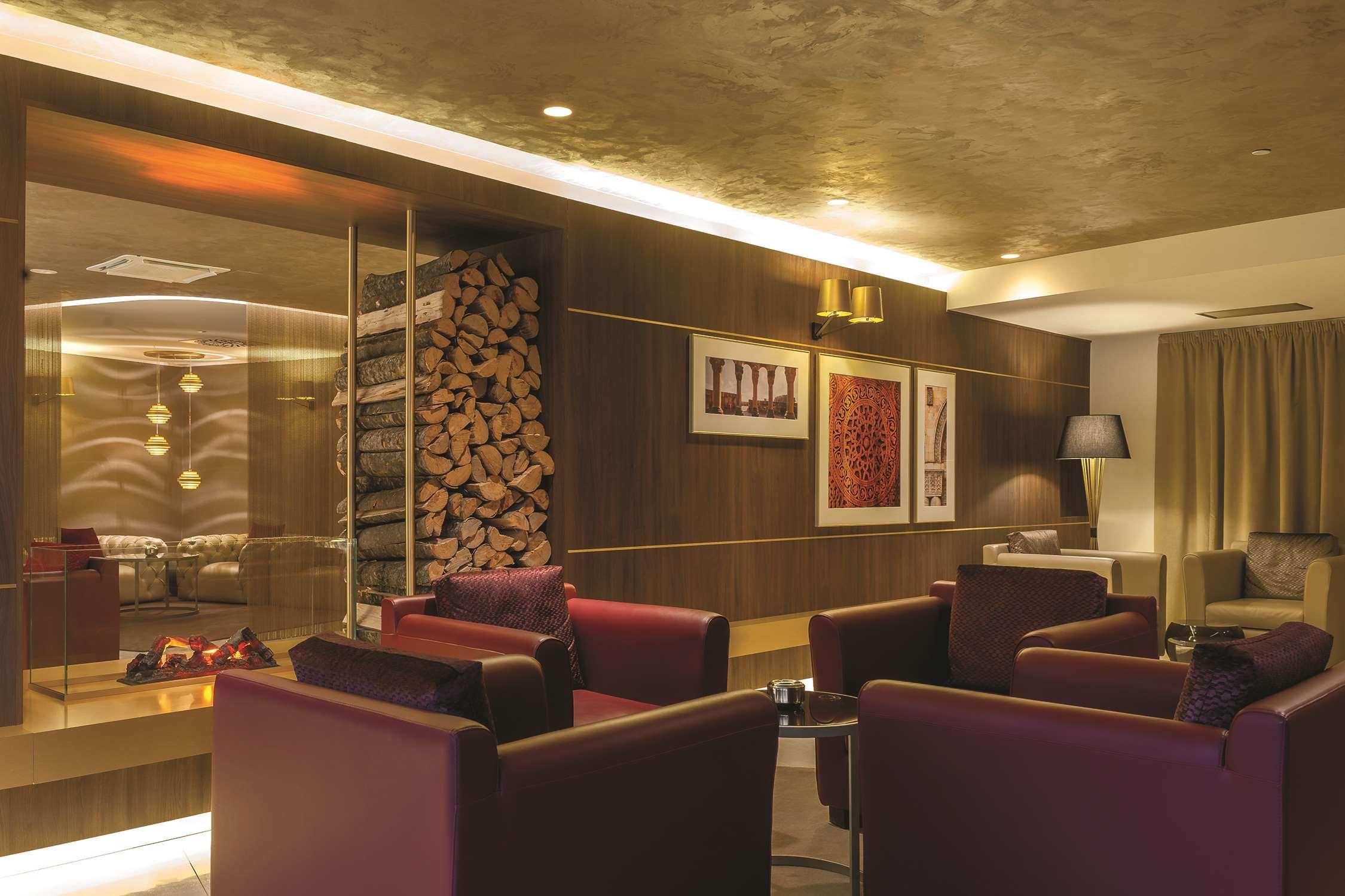 Doubletree By Hilton Yerevan City Centre Εξωτερικό φωτογραφία