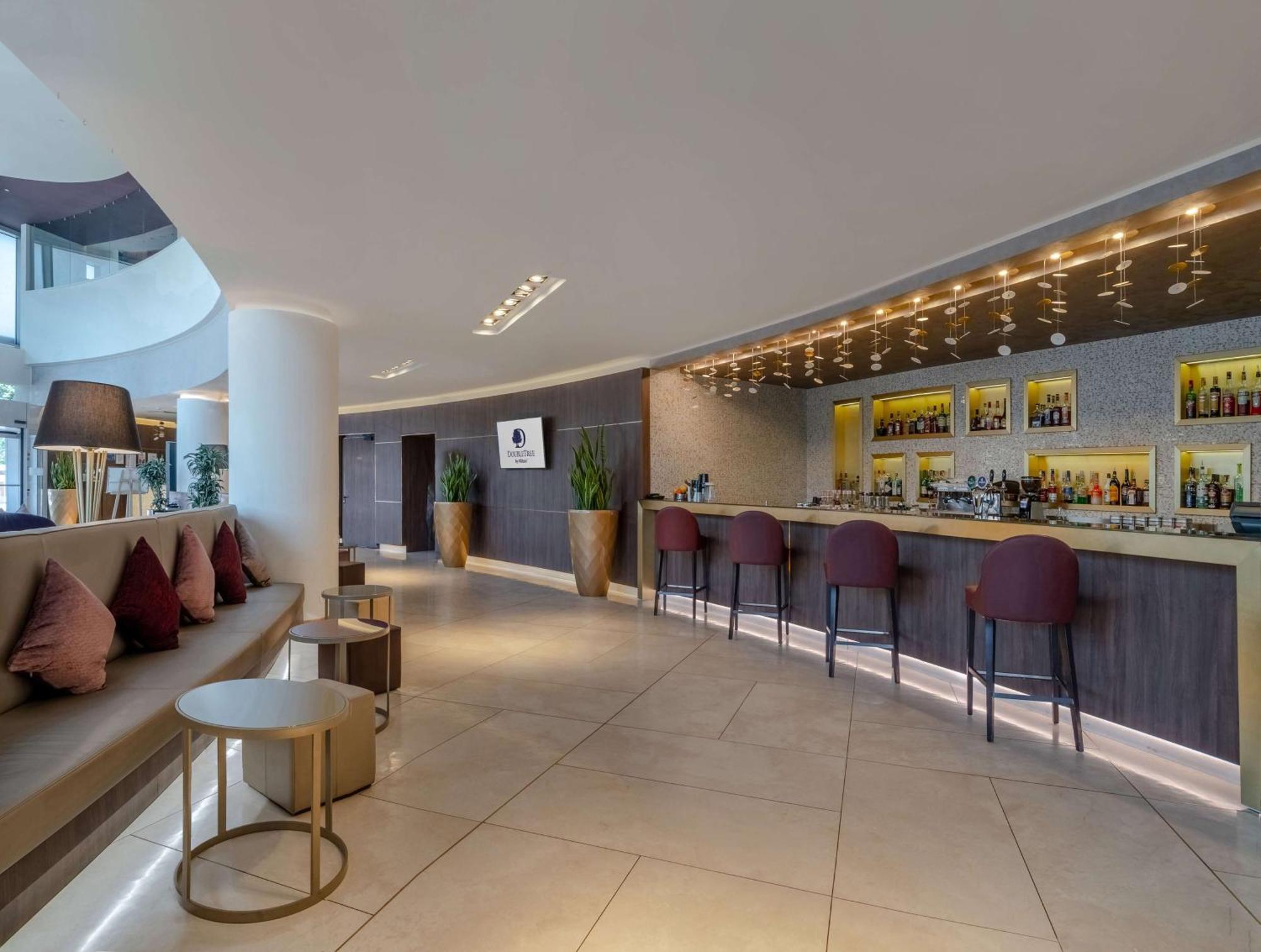 Doubletree By Hilton Yerevan City Centre Εξωτερικό φωτογραφία