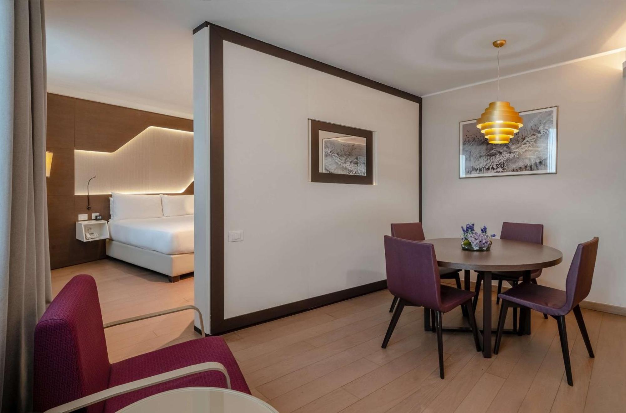 Doubletree By Hilton Yerevan City Centre Εξωτερικό φωτογραφία