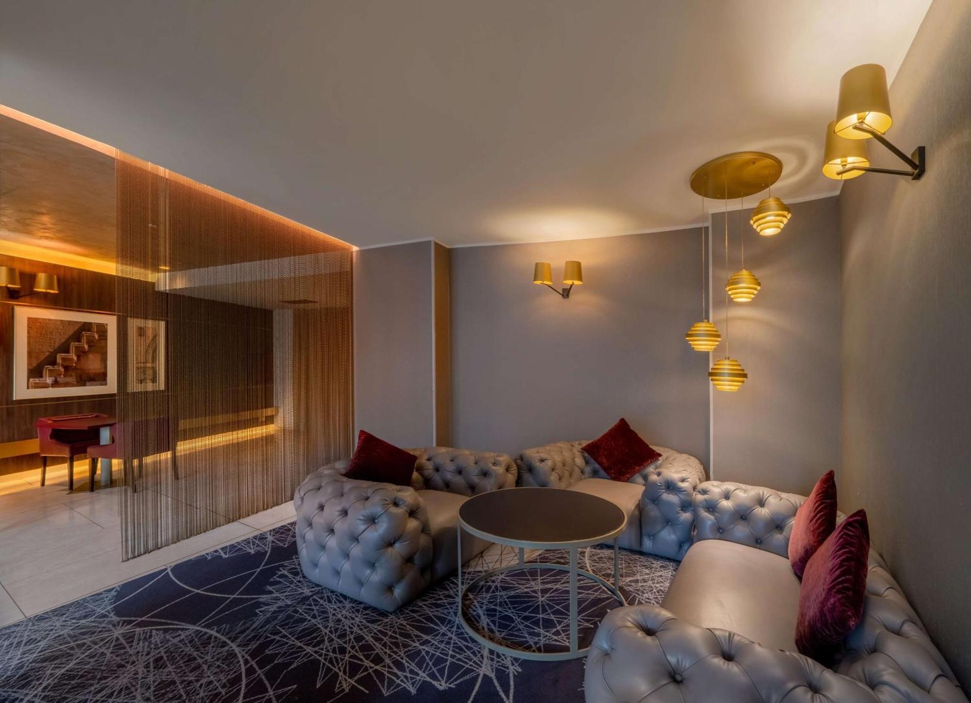 Doubletree By Hilton Yerevan City Centre Εξωτερικό φωτογραφία