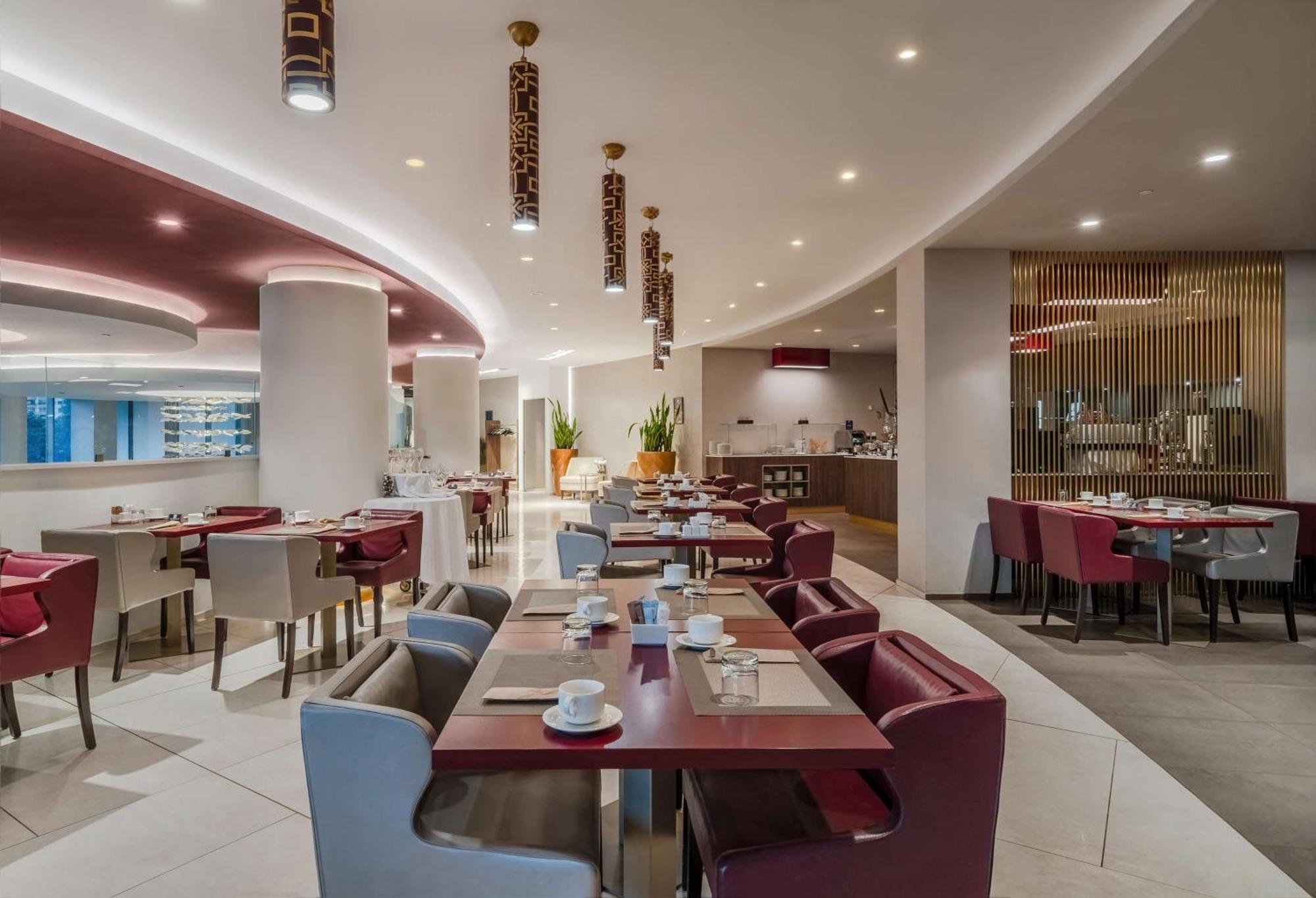 Doubletree By Hilton Yerevan City Centre Εξωτερικό φωτογραφία
