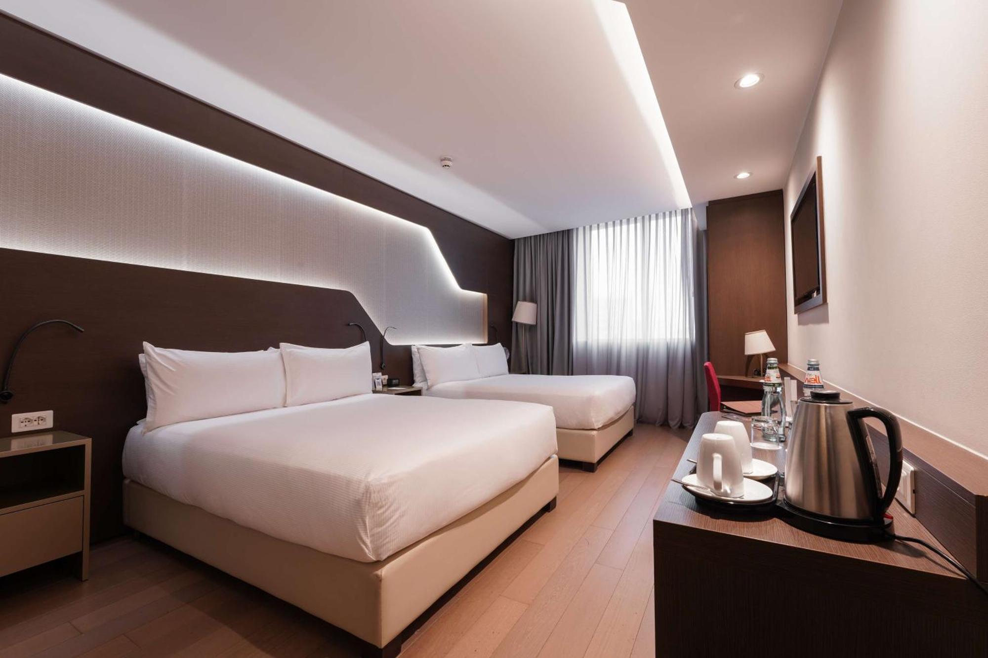 Doubletree By Hilton Yerevan City Centre Εξωτερικό φωτογραφία