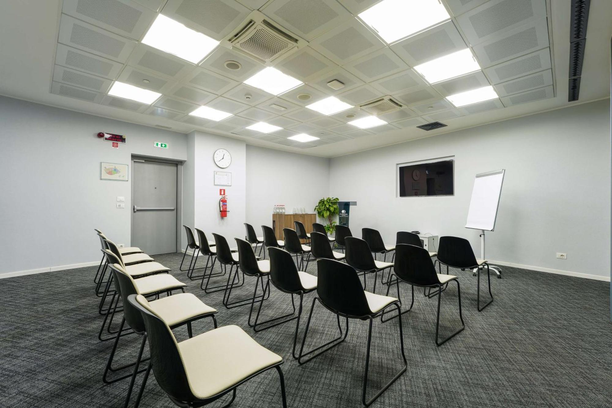 Doubletree By Hilton Yerevan City Centre Εξωτερικό φωτογραφία