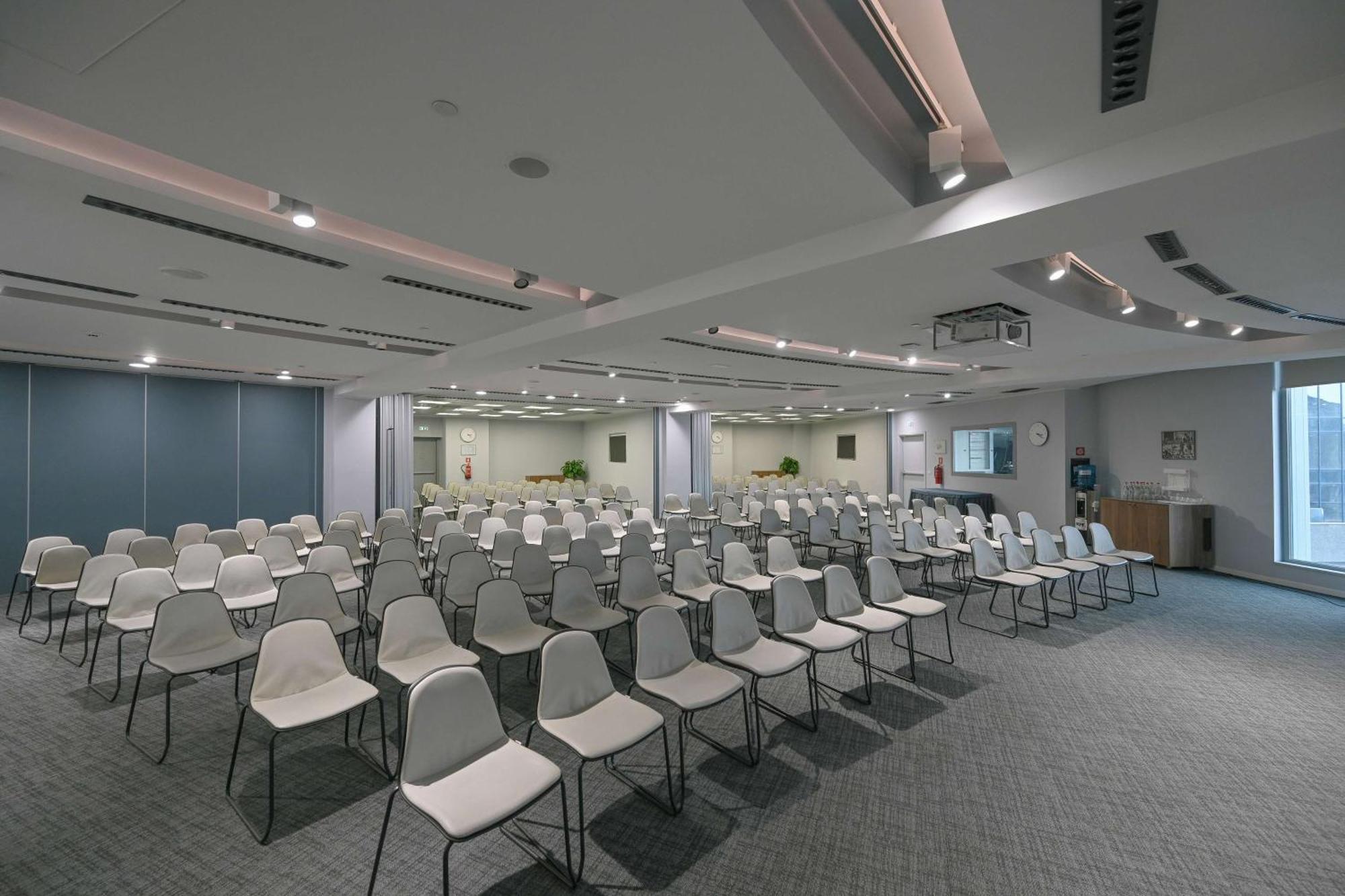 Doubletree By Hilton Yerevan City Centre Εξωτερικό φωτογραφία